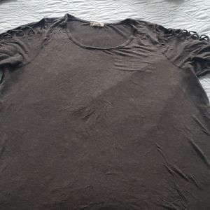 Criss-cross open pattern sleeve top